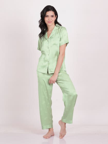 Shyle Jadesheen Green Heart Printed Satin Pyjama Set