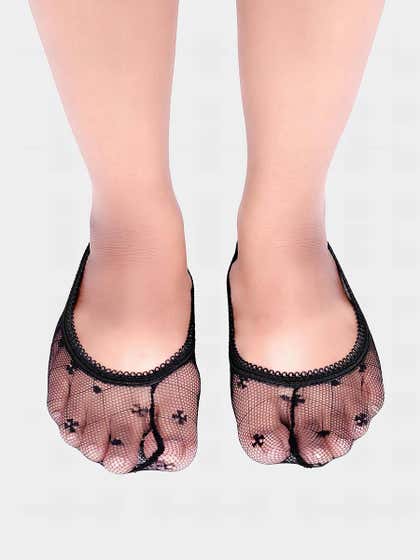 Shyle Black Beauty Scallop Elastic Lace Seamless Ankle Socks